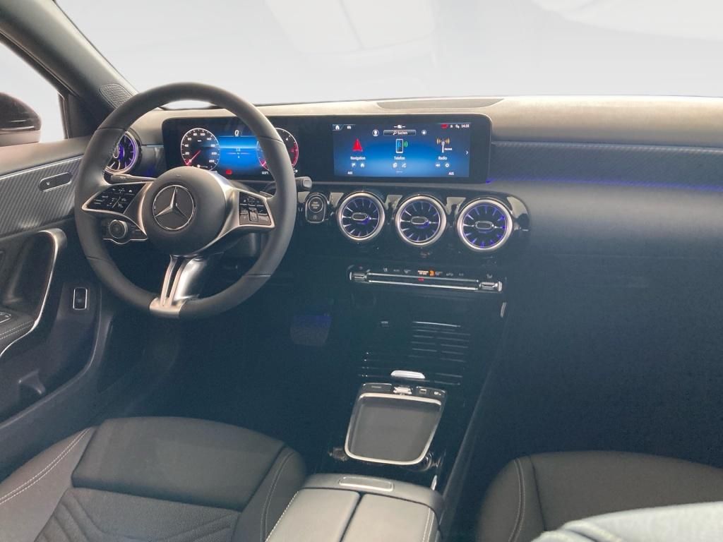 Mercedes-Benz A 180 2025