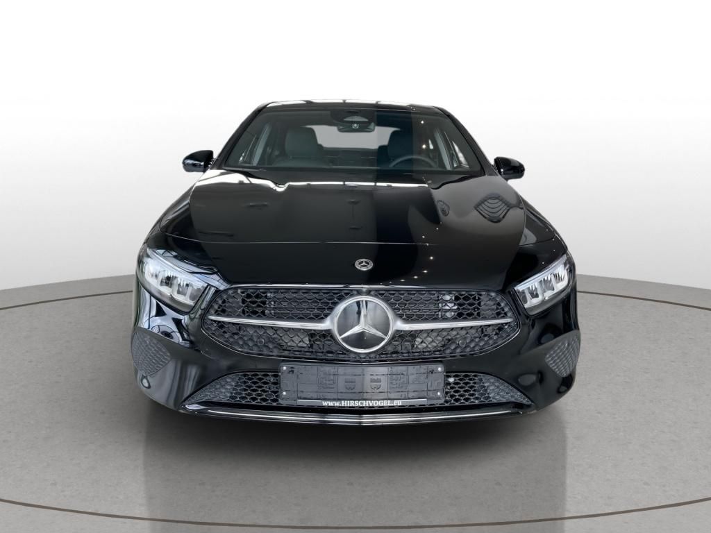 Mercedes-Benz A 180 2025
