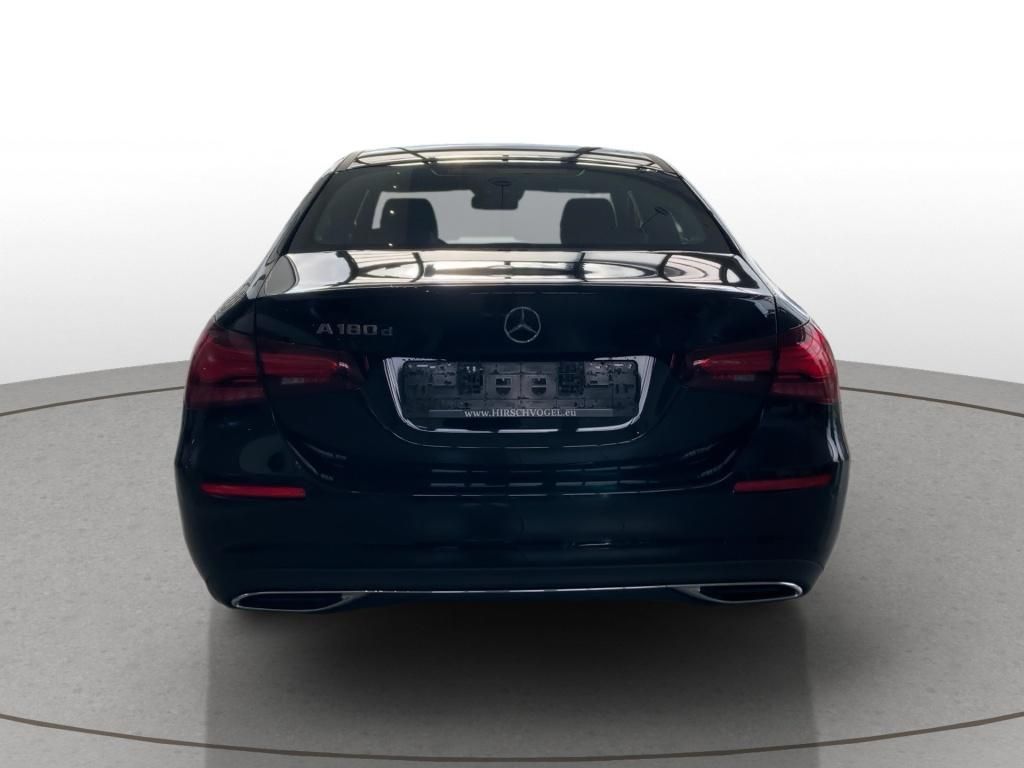 Mercedes-Benz A 180 2025
