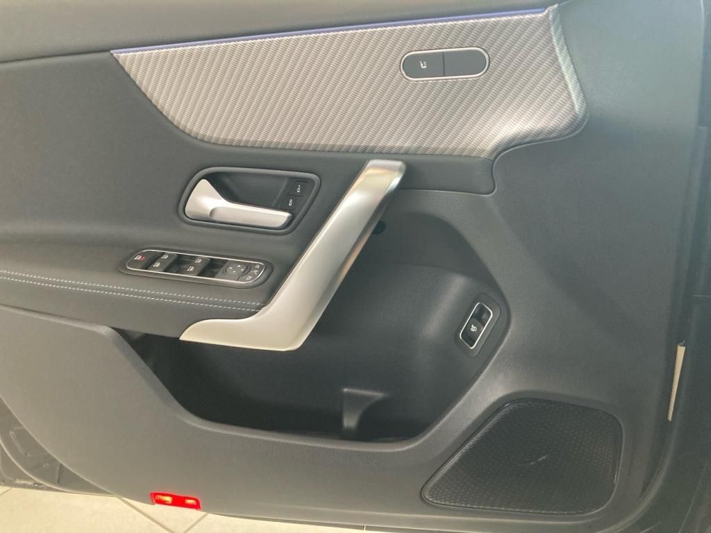 Mercedes-Benz A 180 2025