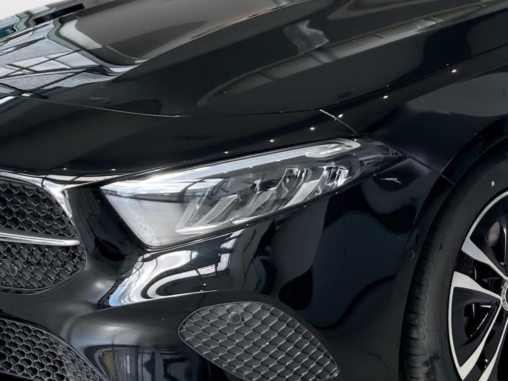 Mercedes-Benz A 180 2025