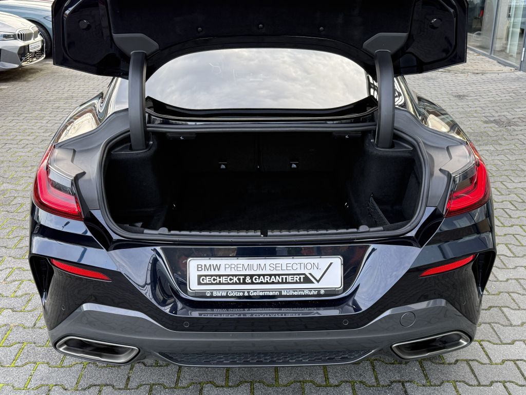 BMW M850 2022