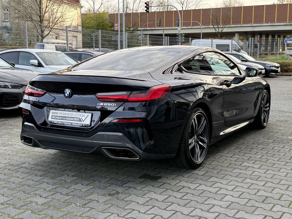 BMW M850 2022