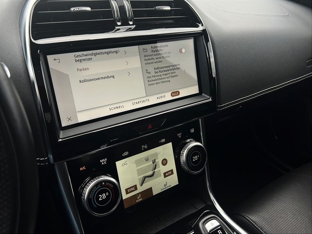 Jaguar XE 2022