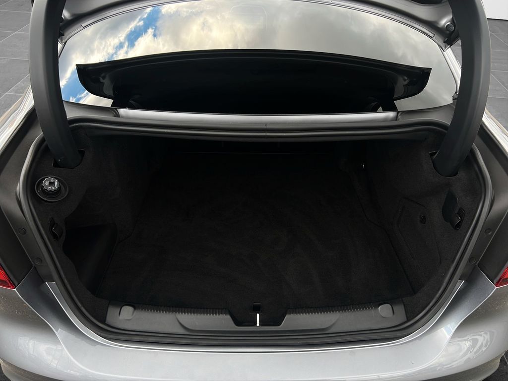 Jaguar XE 2022