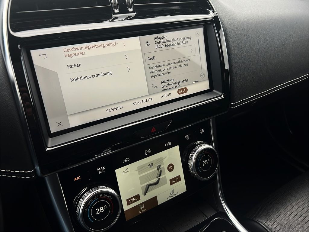 Jaguar XE 2022