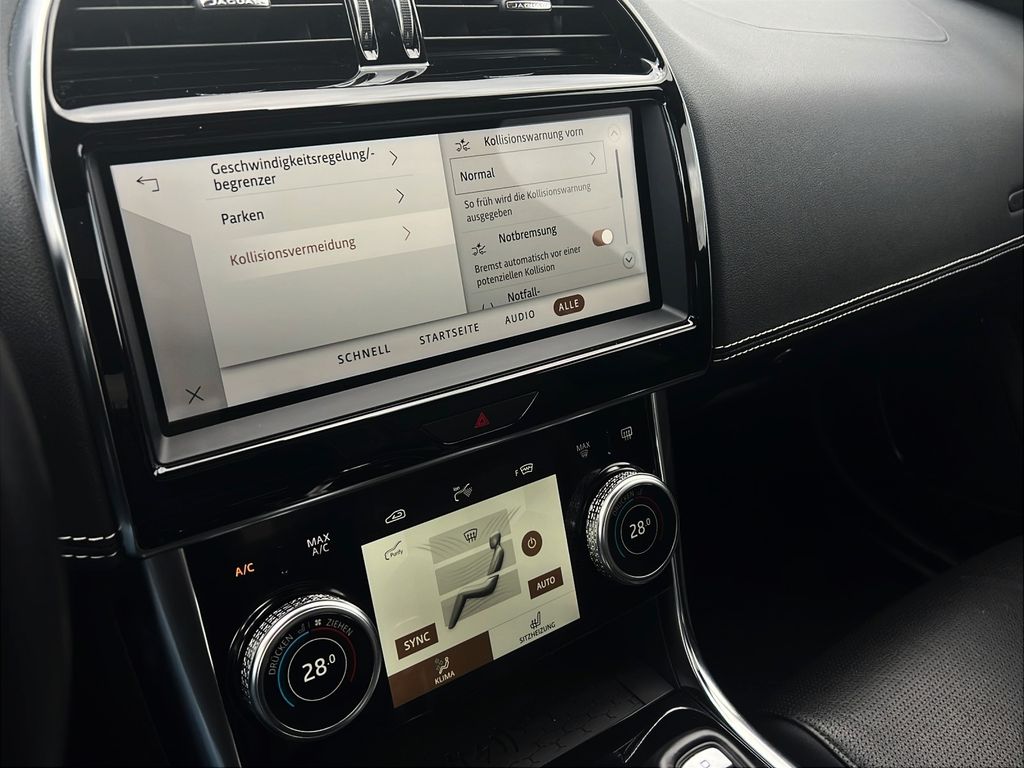 Jaguar XE 2022