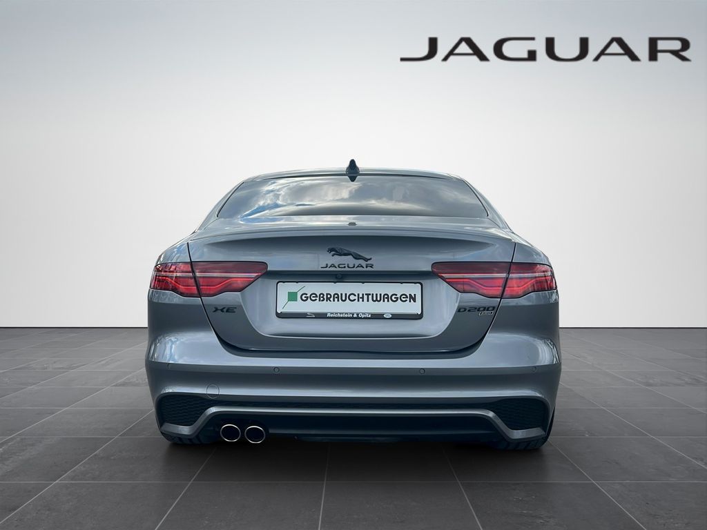Jaguar XE 2022