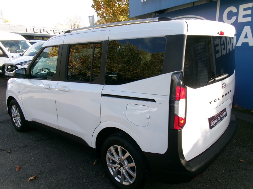 Ford Tourneo Courier 2024