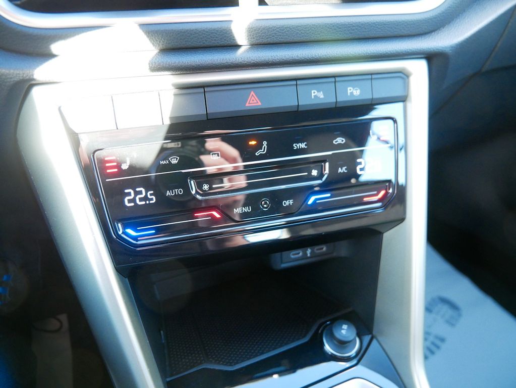 Volkswagen T-Roc 2024