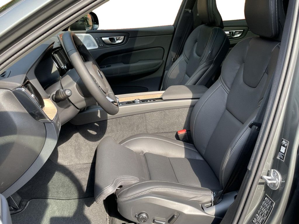 Volvo XC60 2025