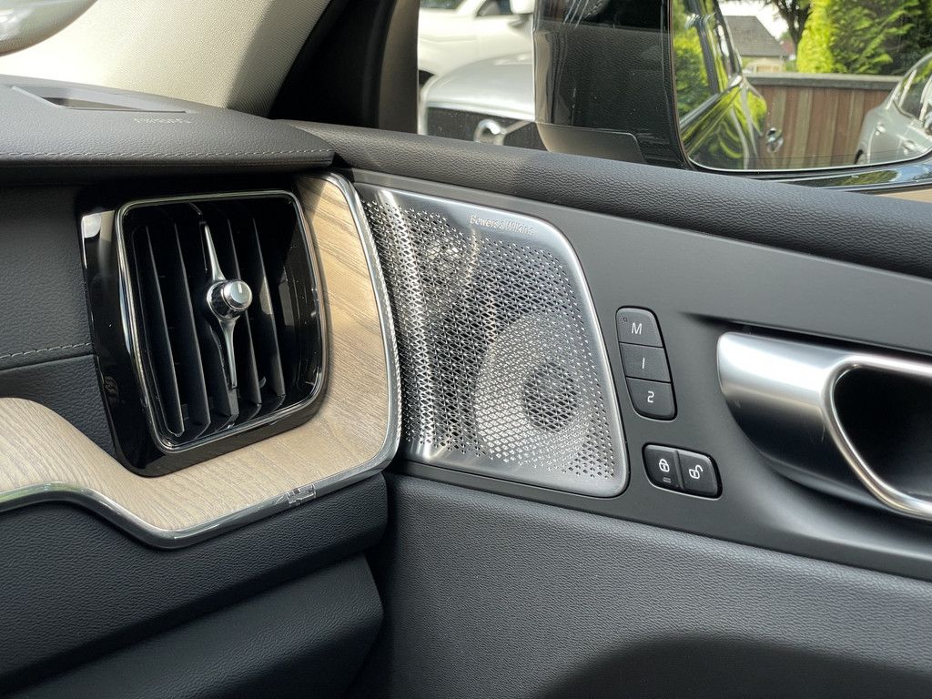 Volvo XC60 2025