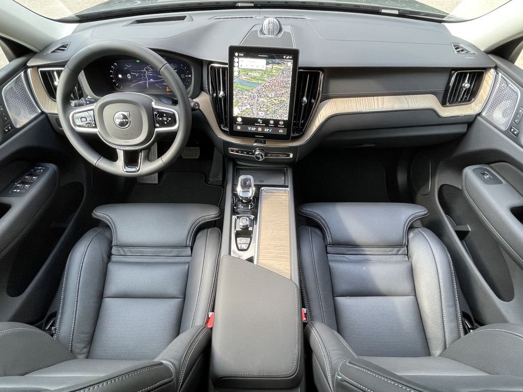 Volvo XC60 2025