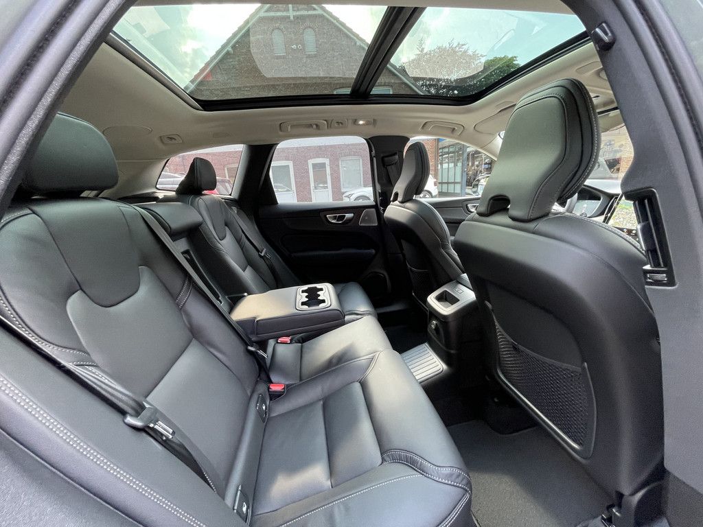 Volvo XC60 2025