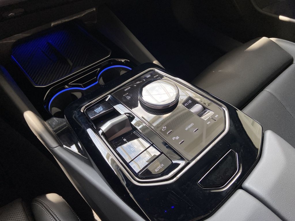 BMW i5 2025