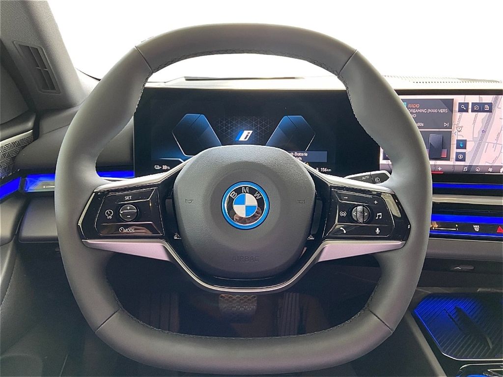 BMW i5 2025