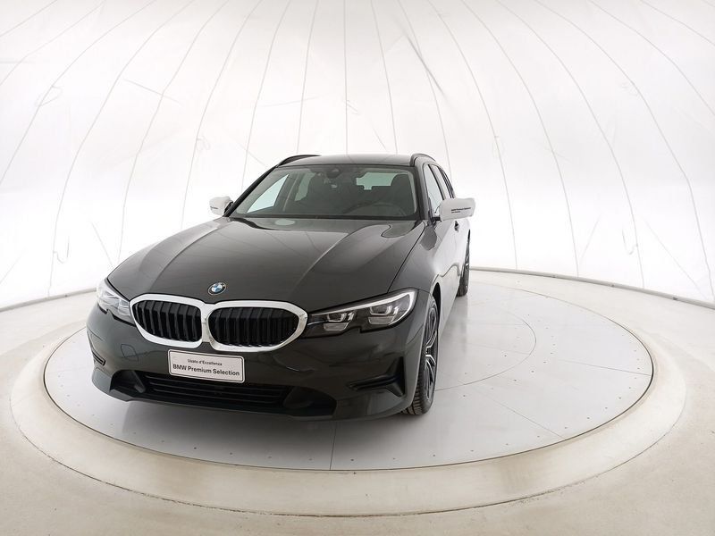BMW 318 2022