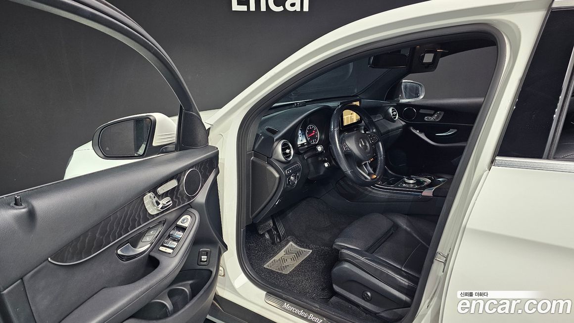 Mercedes-Benz GLC-Class 2019