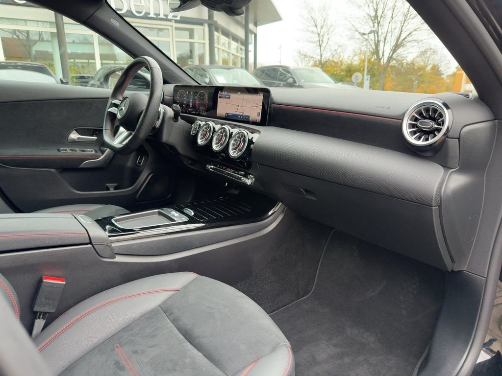 Mercedes-Benz A 200 2024