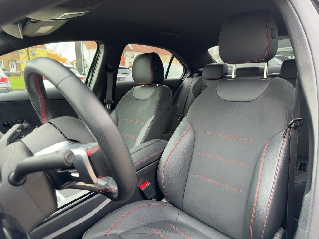 Mercedes-Benz A 200 2024