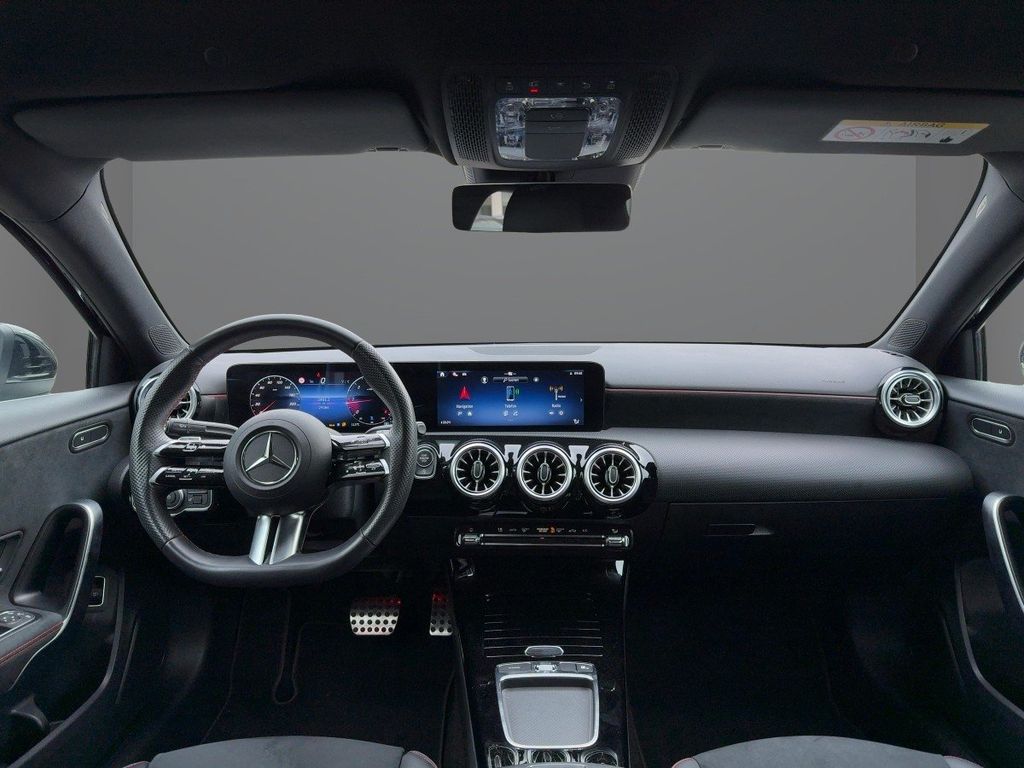 Mercedes-Benz A 200 2024