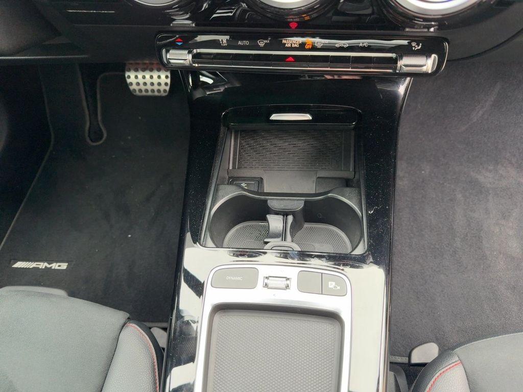 Mercedes-Benz A 200 2024