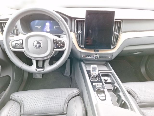 Volvo XC60 2025