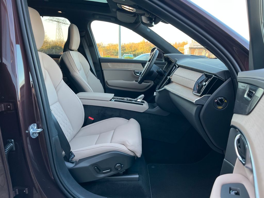 Volvo XC90 2025