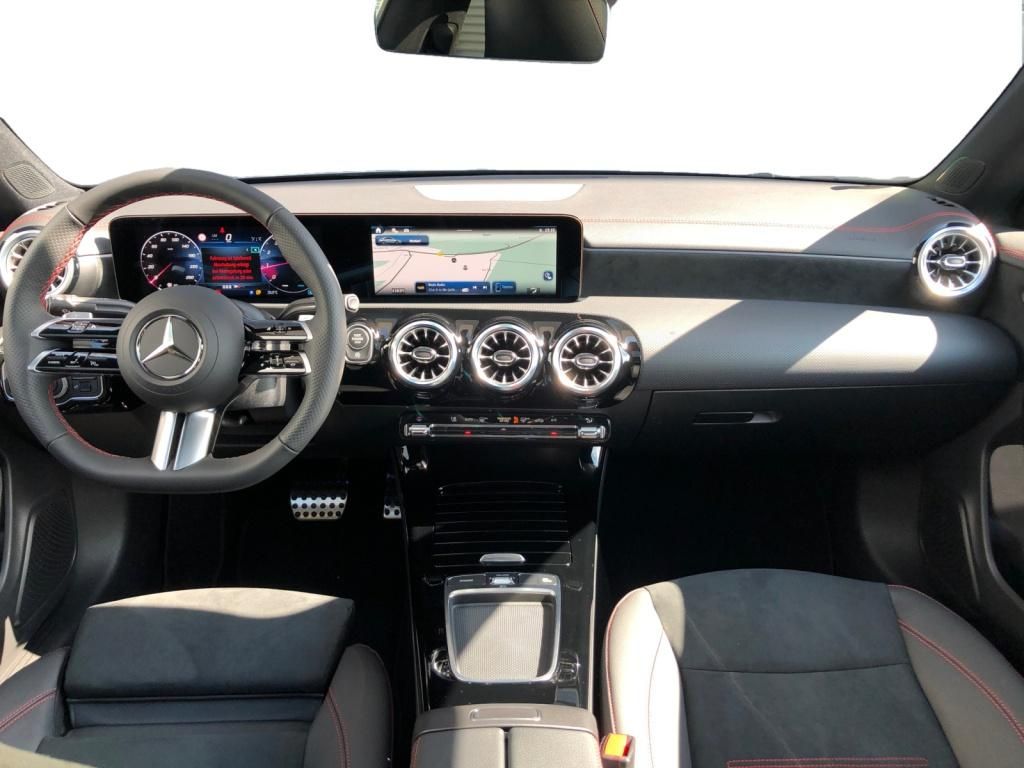 Mercedes-Benz CLA 180 2024