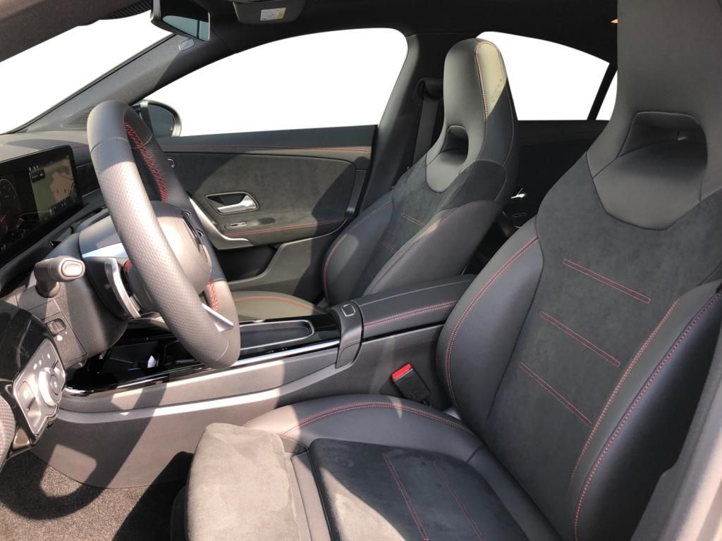 Mercedes-Benz CLA 180 2024