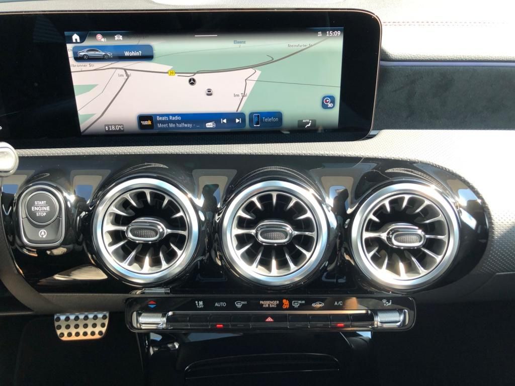 Mercedes-Benz CLA 180 2024