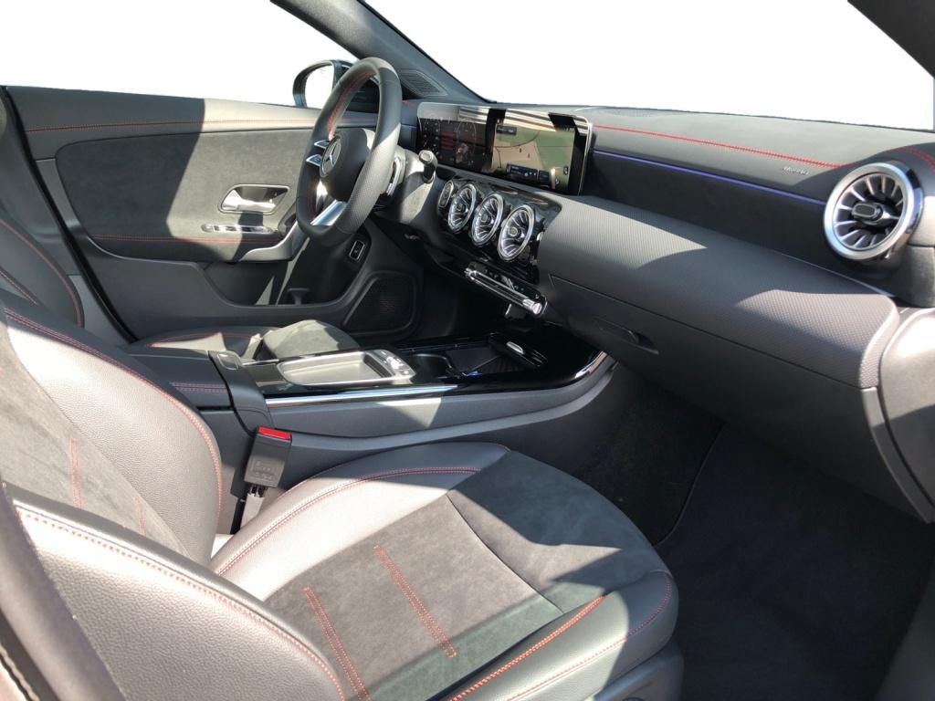 Mercedes-Benz CLA 180 2024