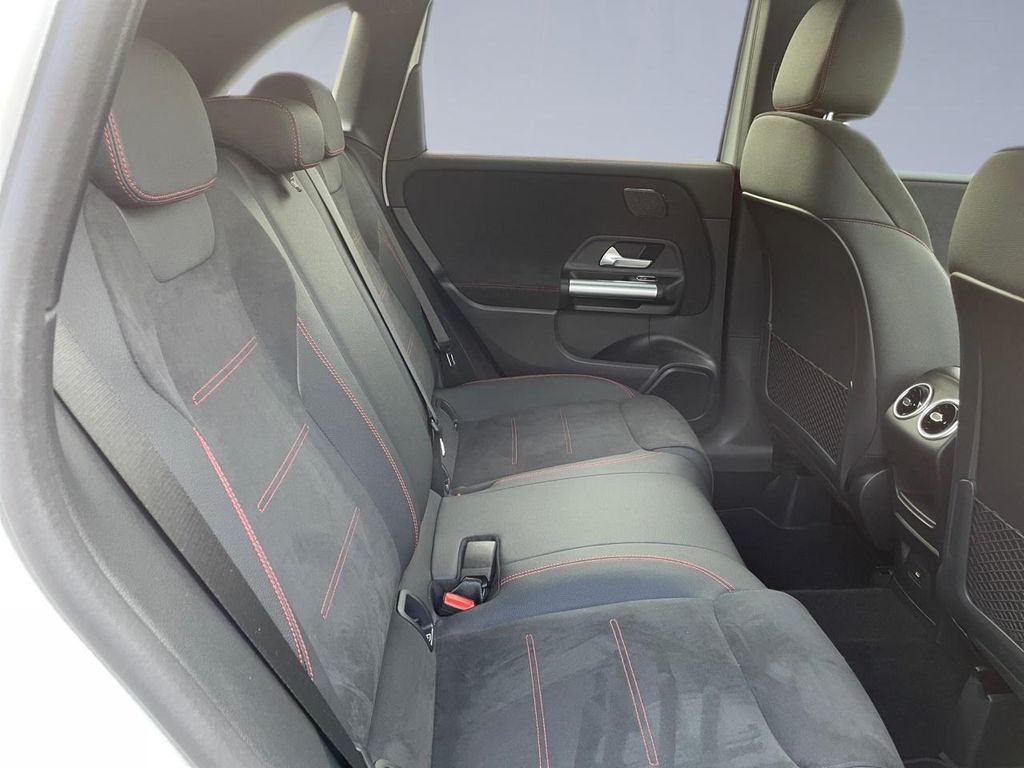 Mercedes-Benz B 250 2024