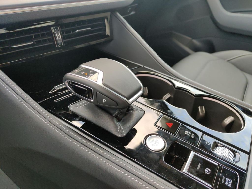 Volkswagen Touareg 2025