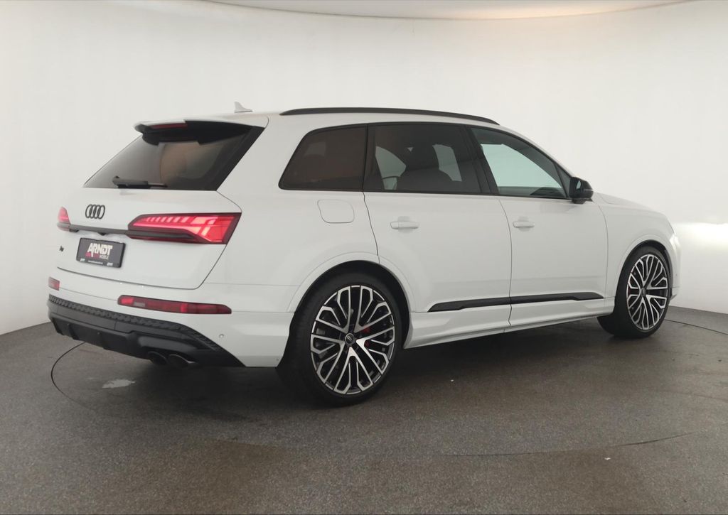 Audi SQ7 2025