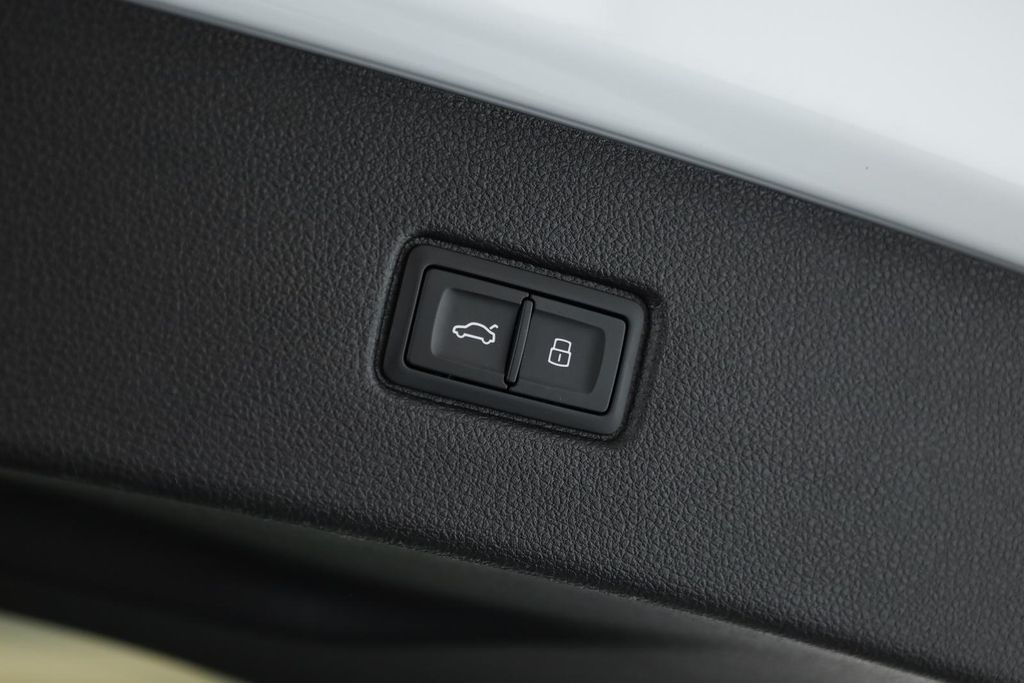Audi SQ7 2025