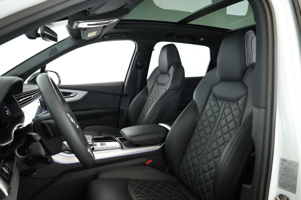 Audi SQ7 2025
