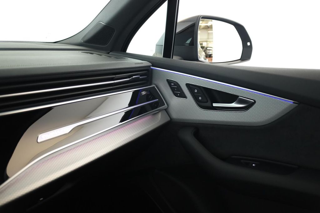 Audi SQ7 2025