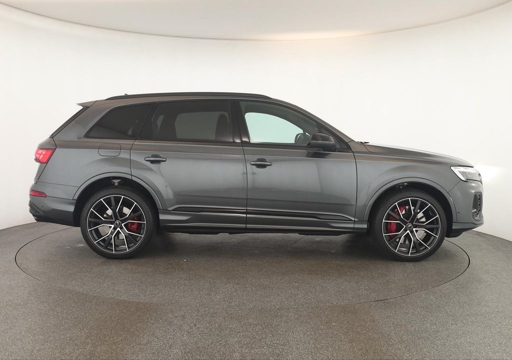 Audi SQ7 2025