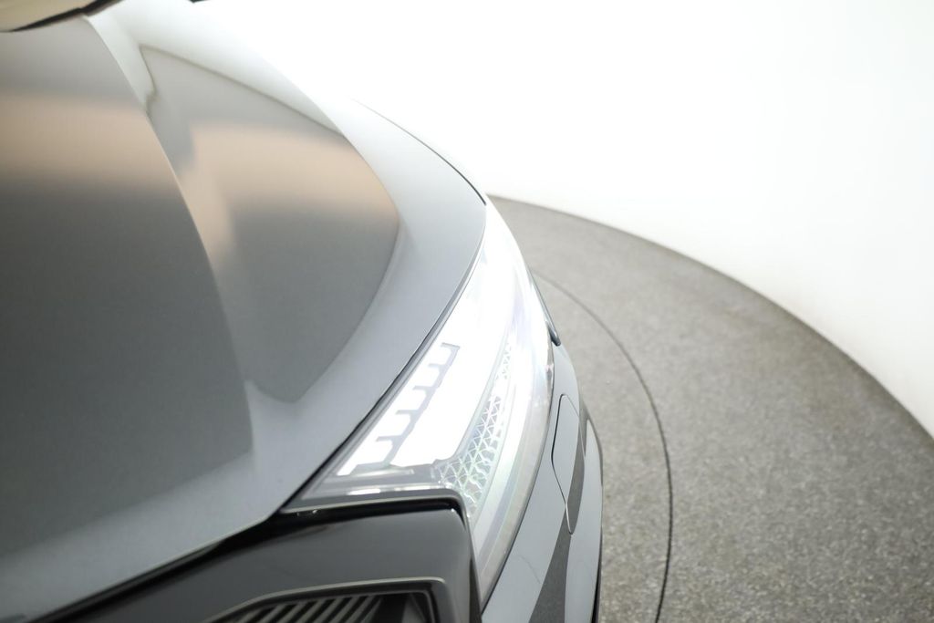 Audi SQ7 2025