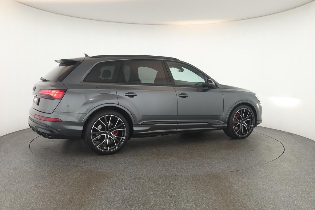 Audi SQ7 2025