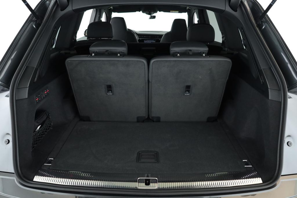 Audi SQ7 2025