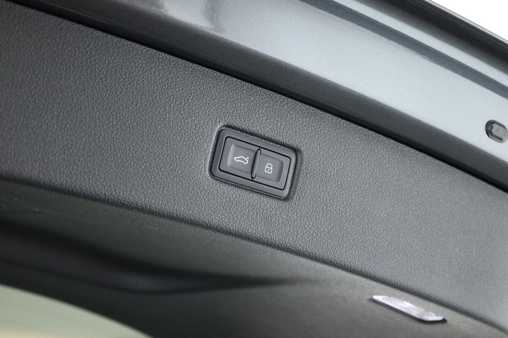Audi SQ7 2025