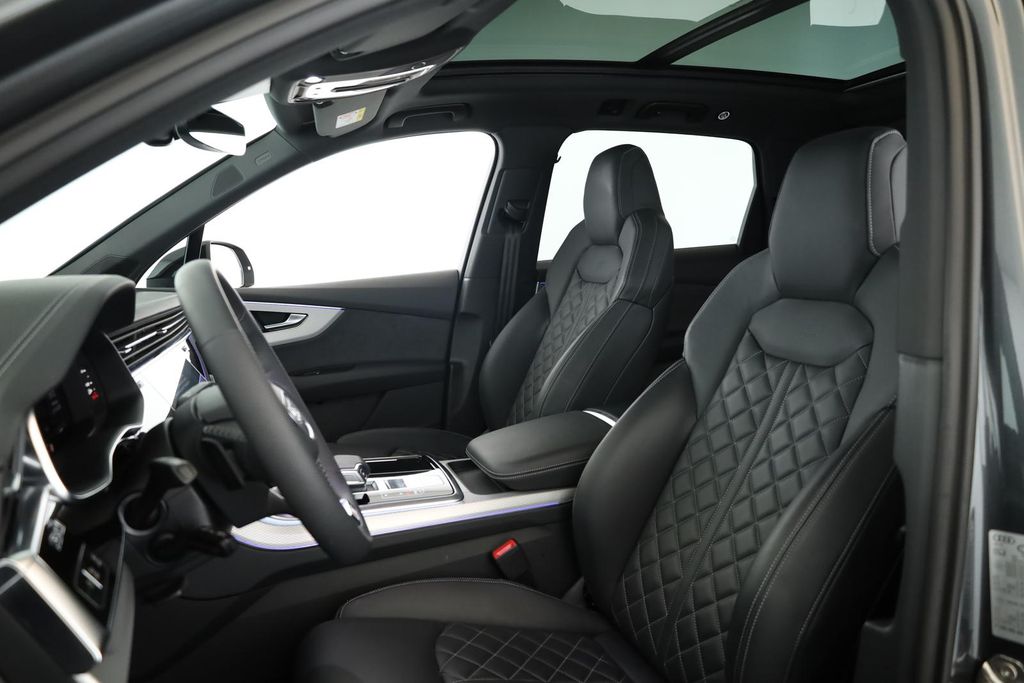 Audi SQ7 2025