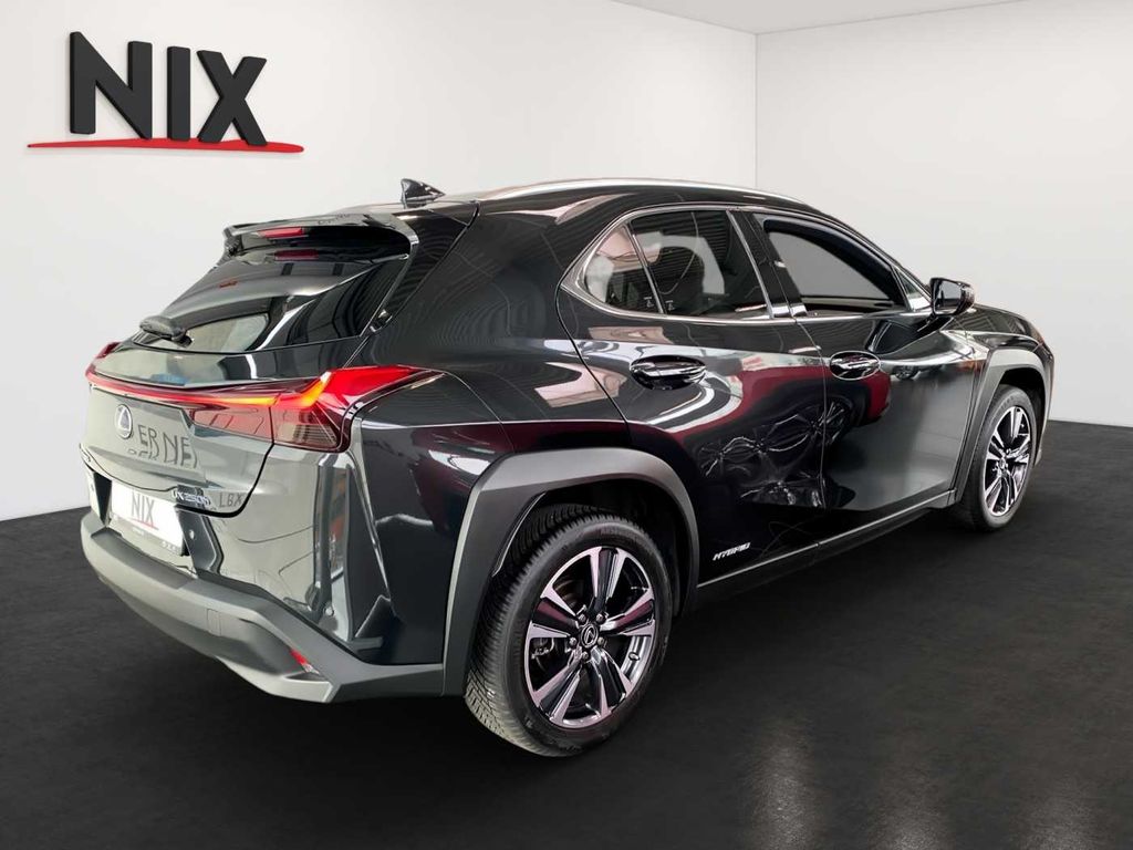 Lexus UX 2022