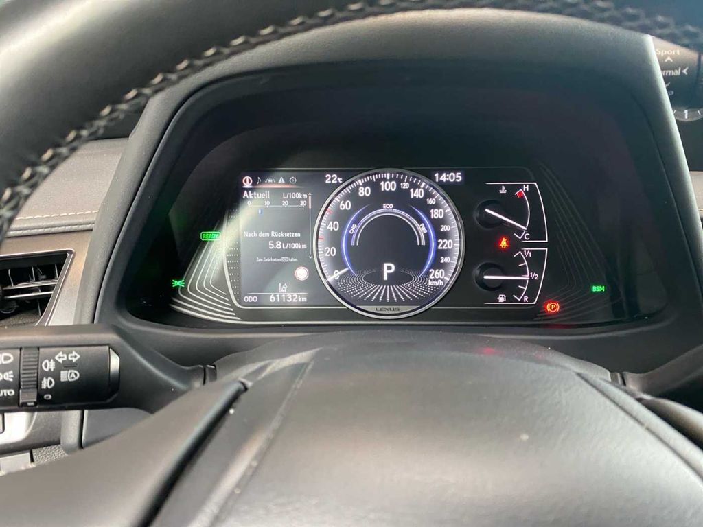 Lexus UX 2022