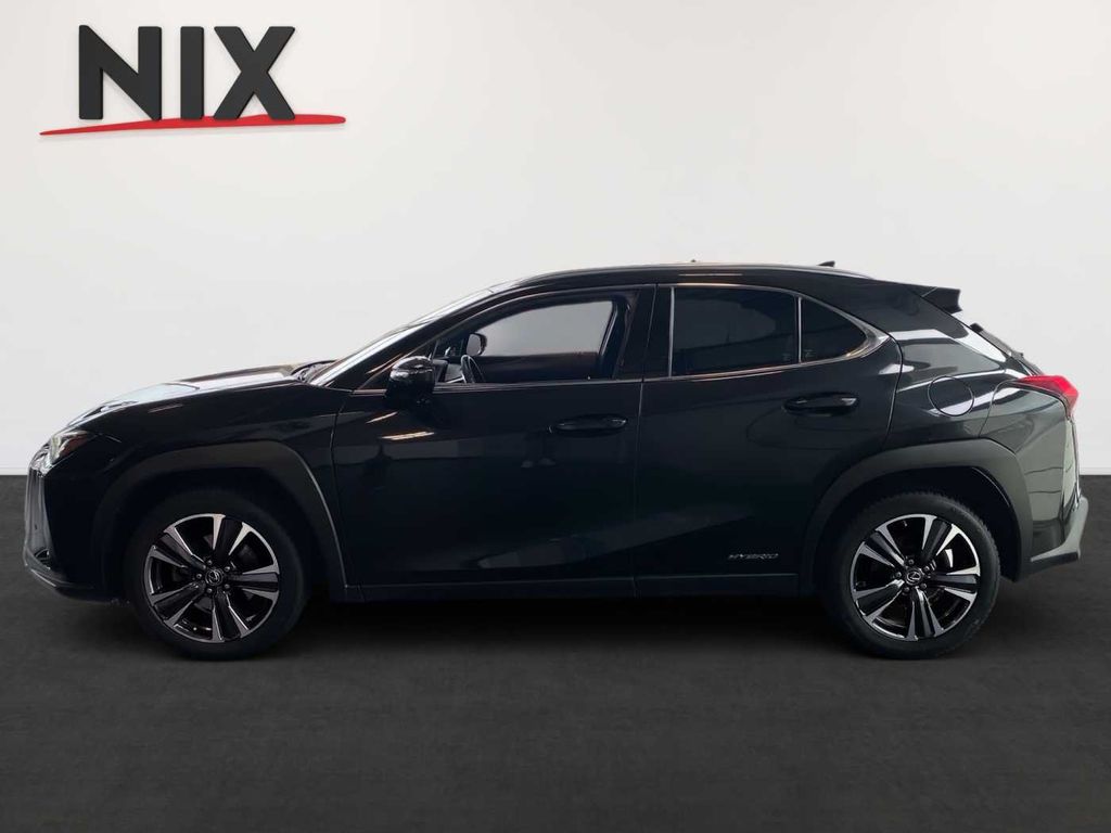 Lexus UX 2022