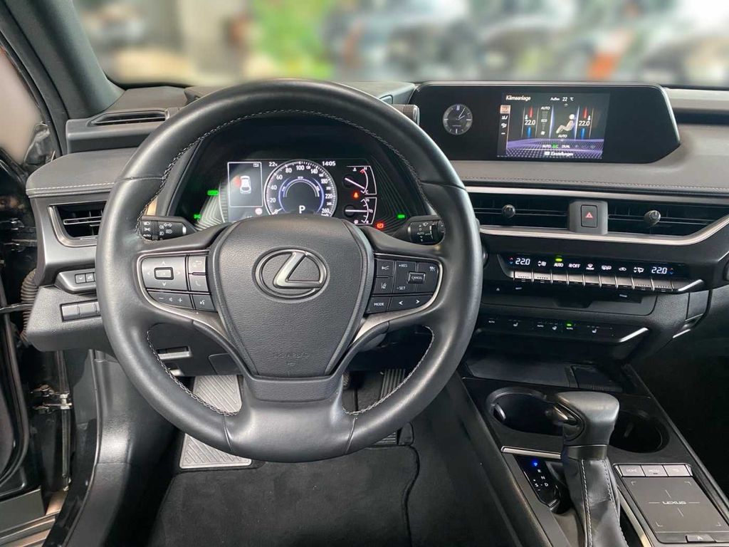 Lexus UX 2022