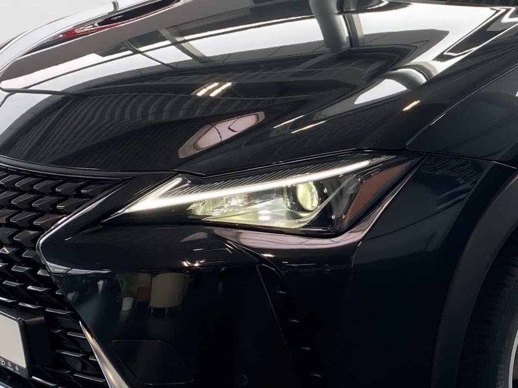 Lexus UX 2022