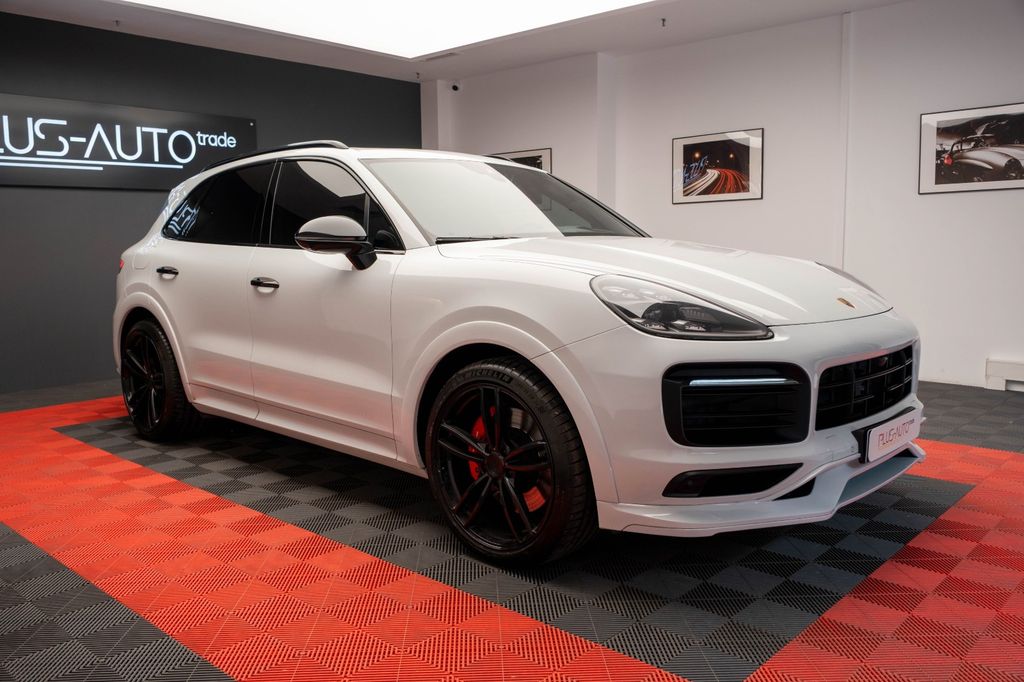 Porsche Cayenne 2022